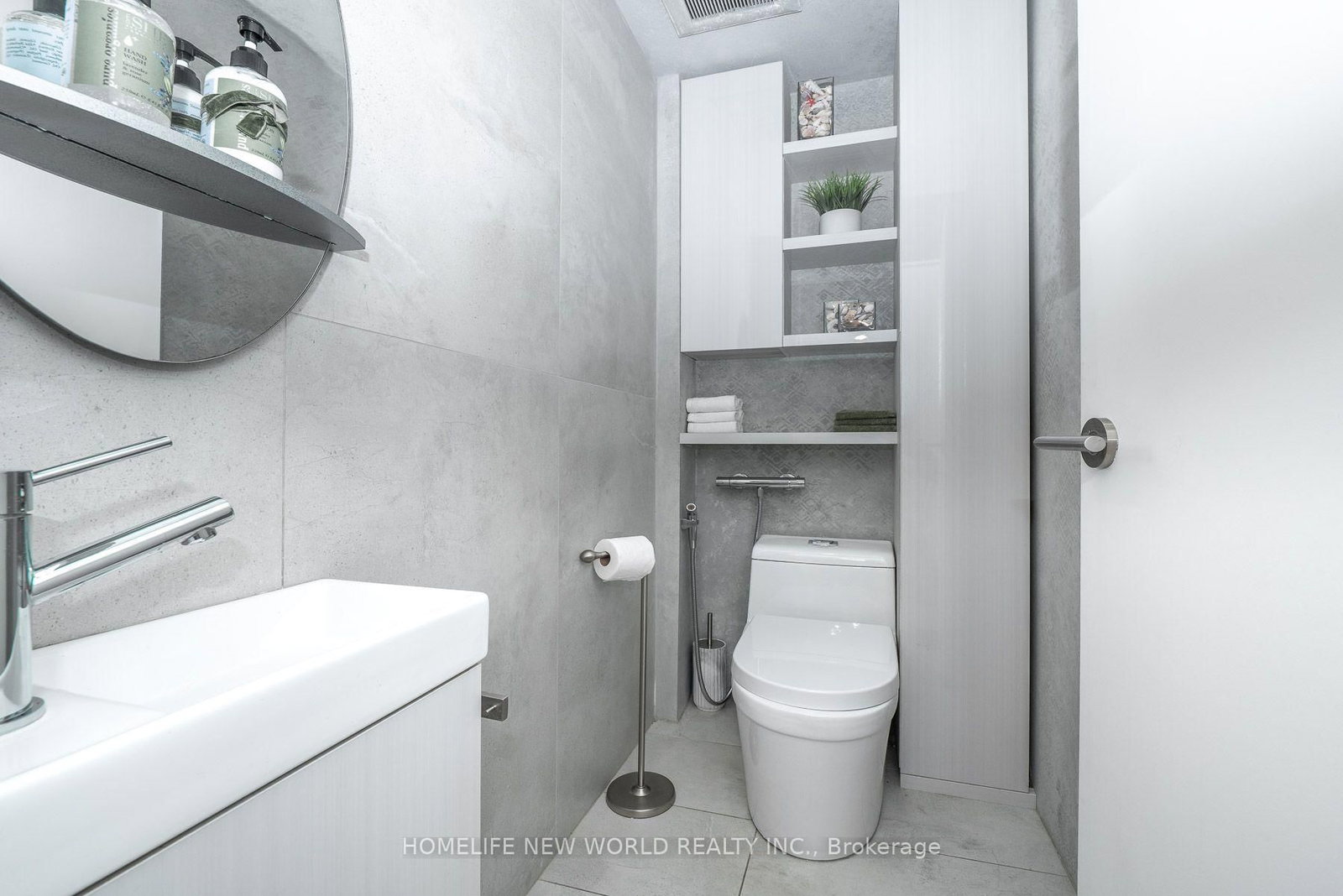 30 Carling Avenue • Toronto, ON photo 15