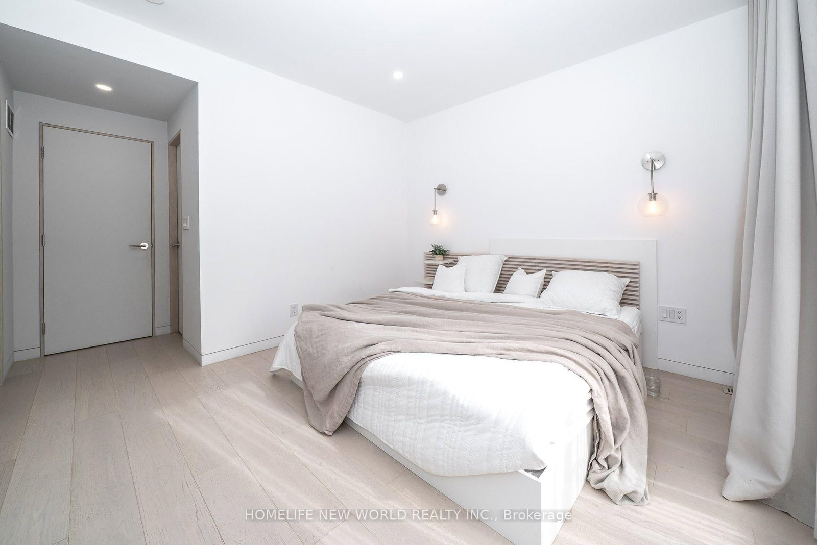 30 Carling Avenue • Toronto, ON photo 18