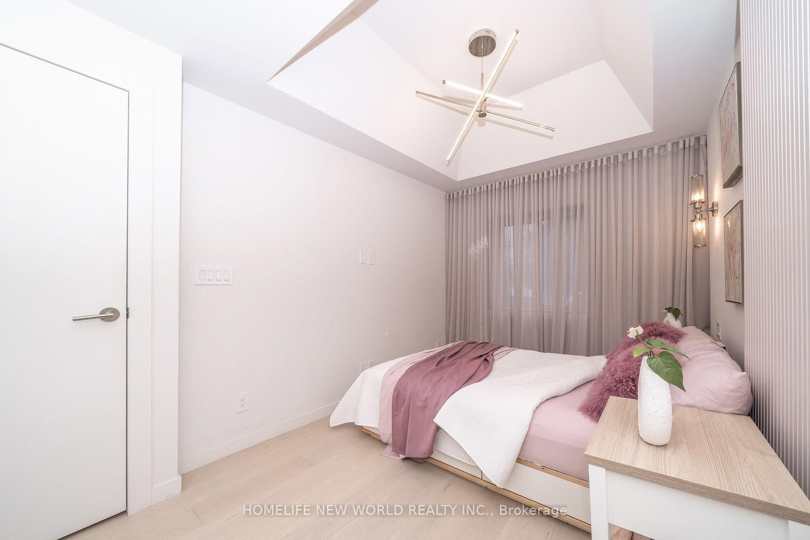 30 Carling Avenue • Toronto, ON photo 24