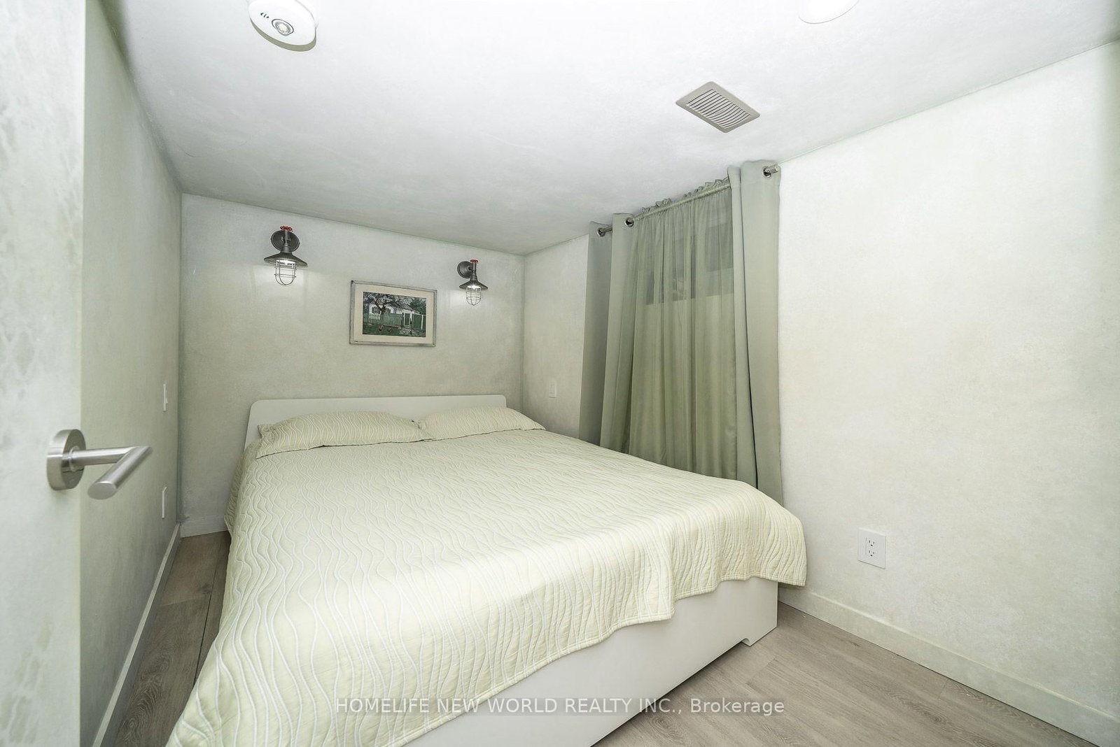 30 Carling Avenue • Toronto, ON photo 34