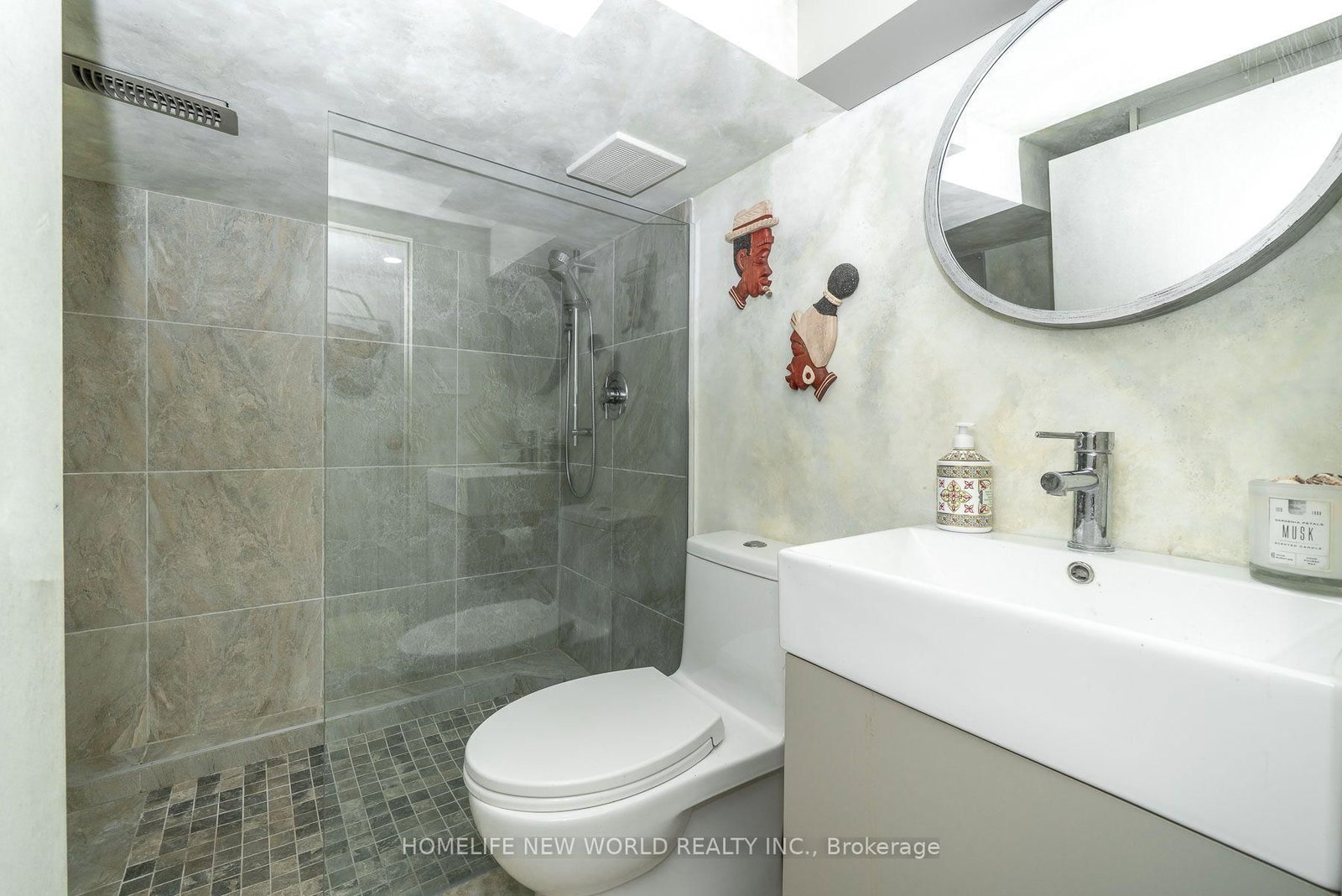 30 Carling Avenue • Toronto, ON photo 36