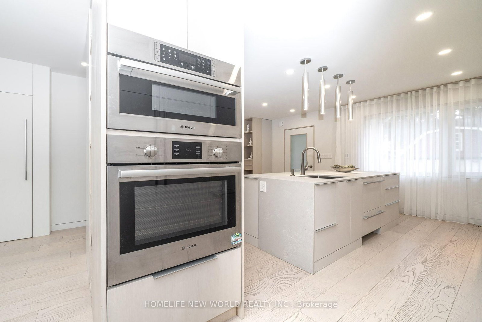 30 Carling Avenue • Toronto, ON photo 8