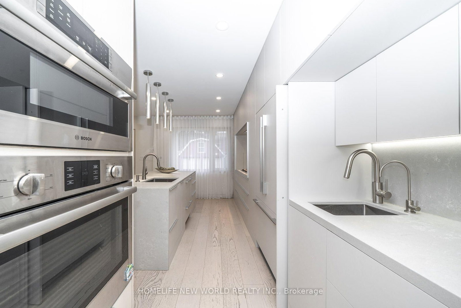 30 Carling Avenue • Toronto, ON photo 9