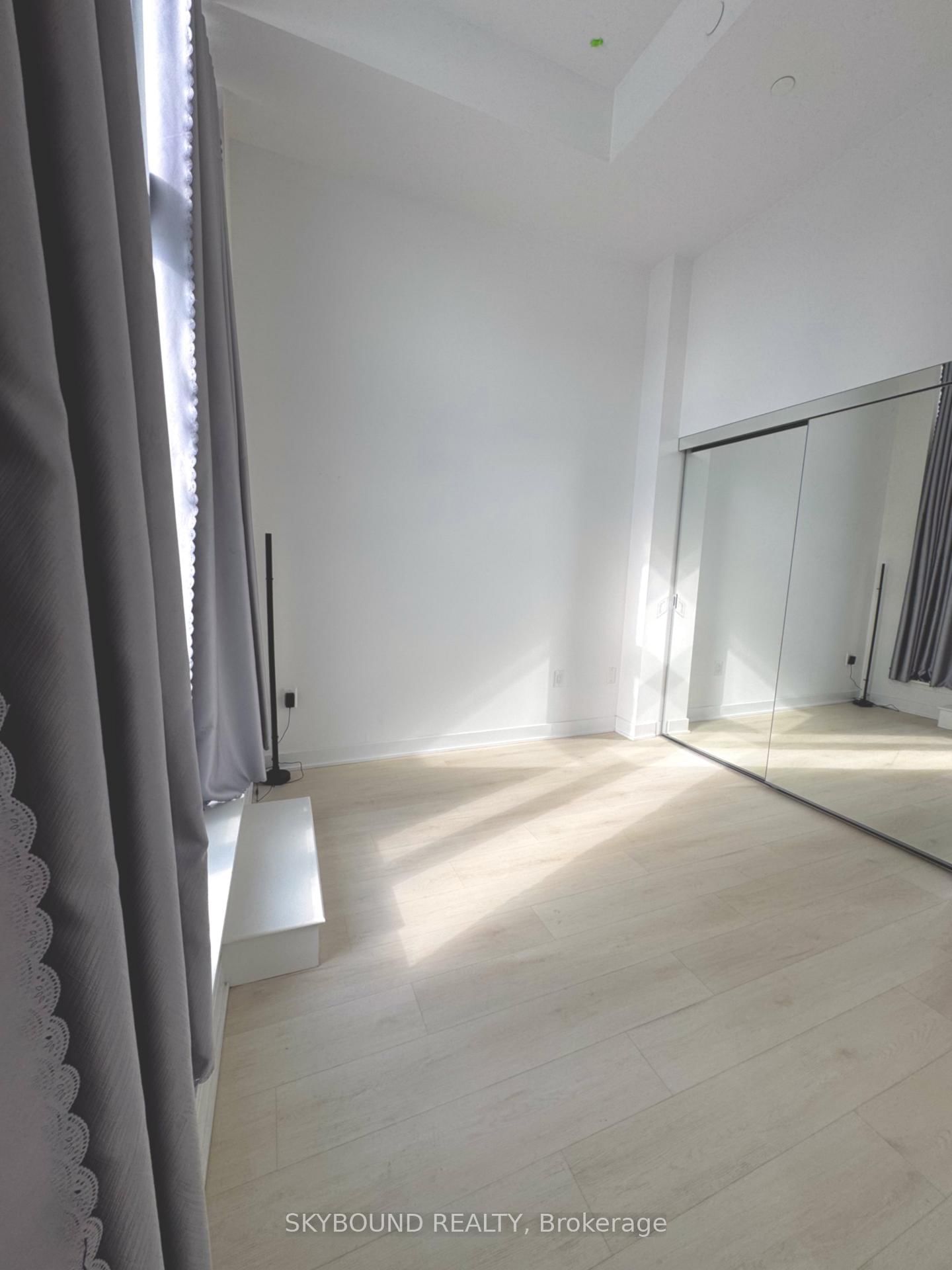 3900 Confederation Parkway • #529 • Mississauga, ON photo 8