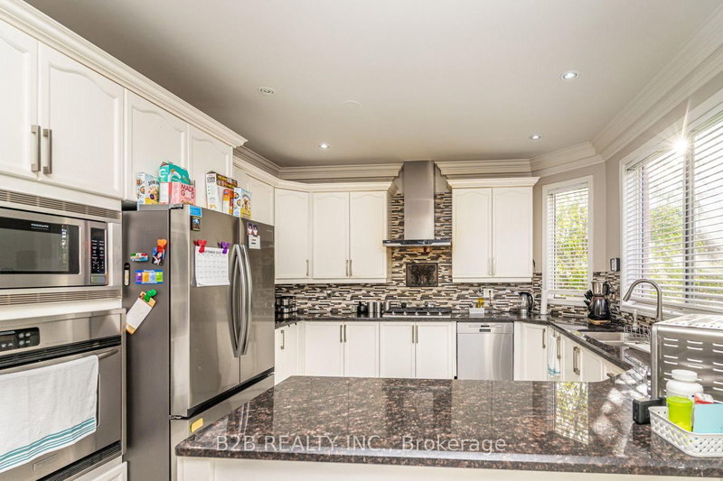 12 Valleywest Brampton,ON L6P 2J9 — Photo 13