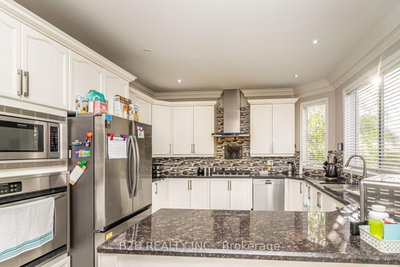 12 Valleywest Brampton,ON L6P 2J9 — Photo 13