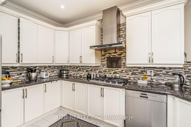 12 Valleywest Brampton,ON L6P 2J9 — Photo 15