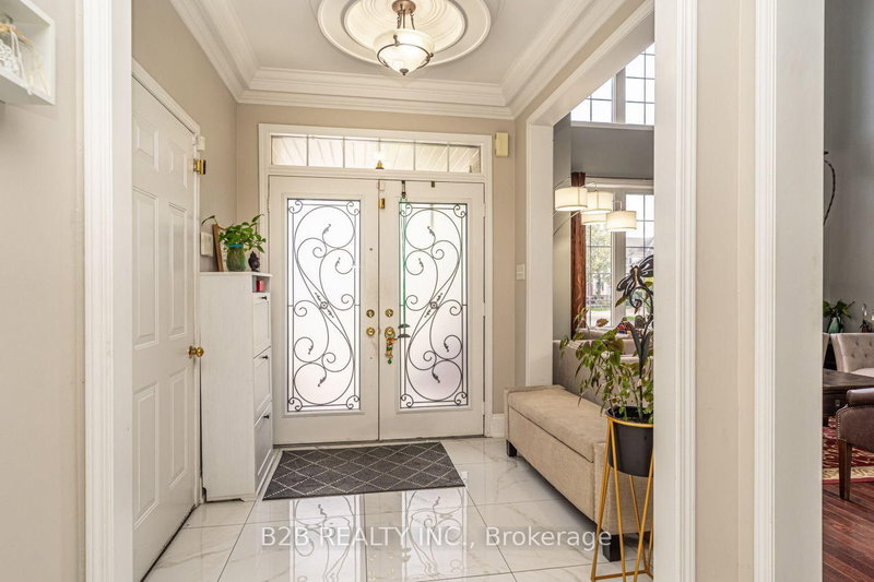 12 Valleywest Brampton,ON L6P 2J9 — Photo 4