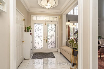 12 VALLEYWEST Road • Brampton, ON photo 4
