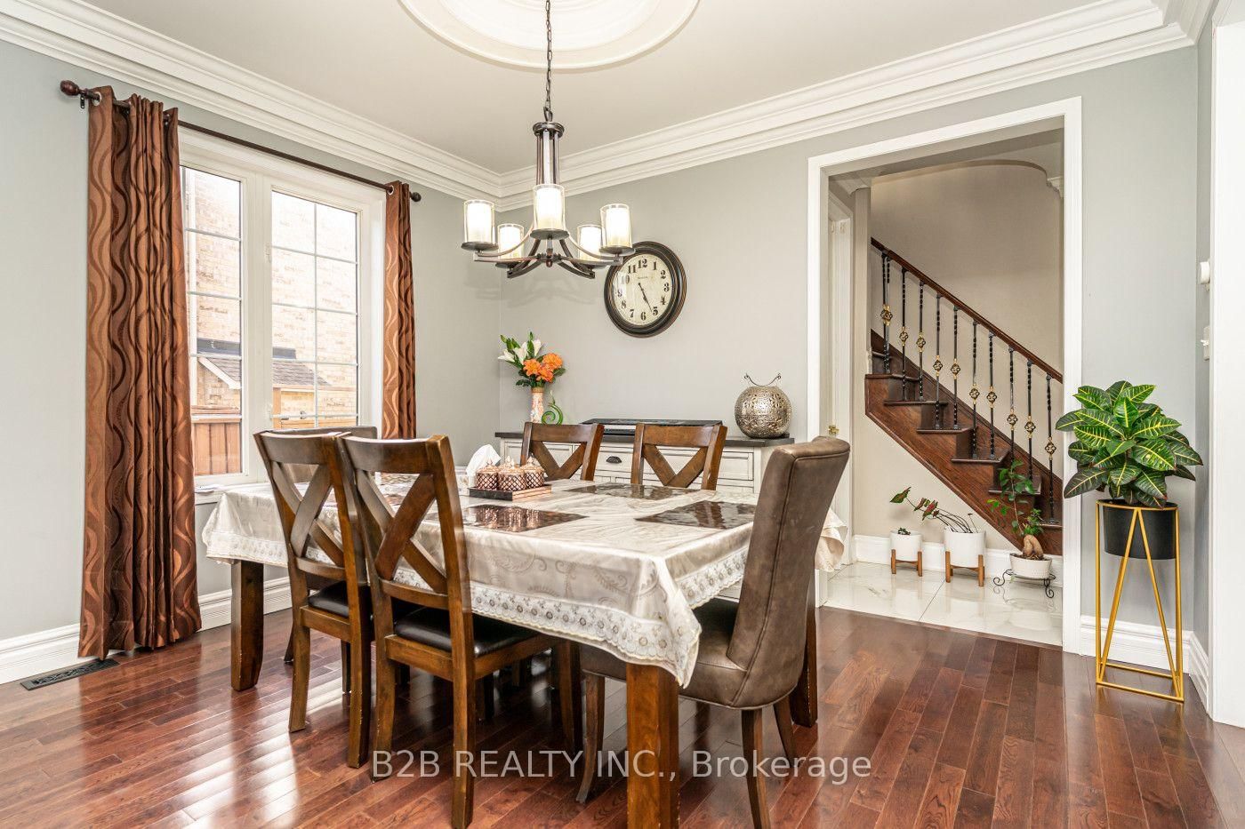 12 VALLEYWEST Road • Brampton, ON photo 7