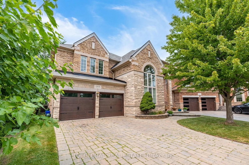 2395 Lyndhurst Drive