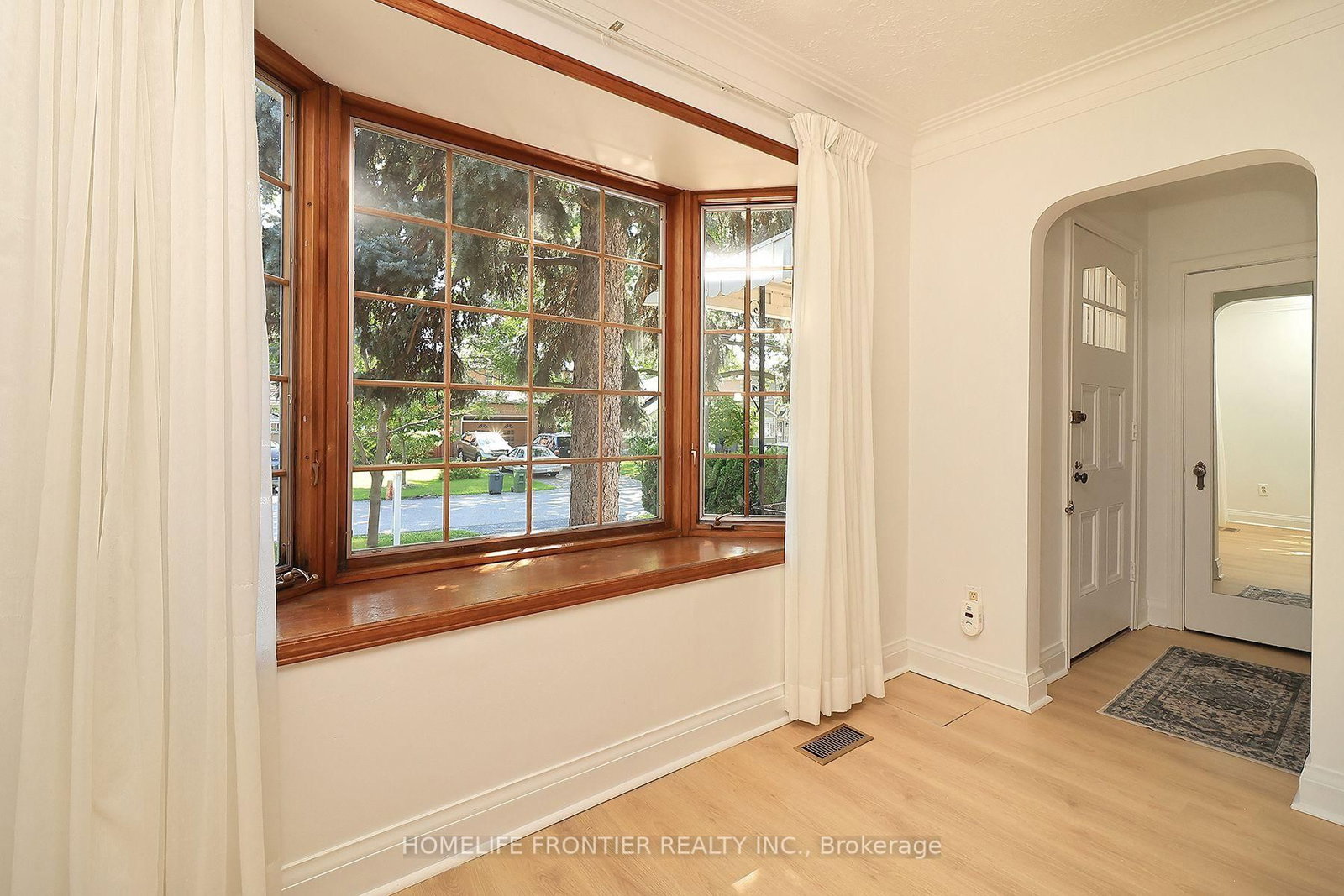 132 Wesley Street • Toronto, ON photo 2
