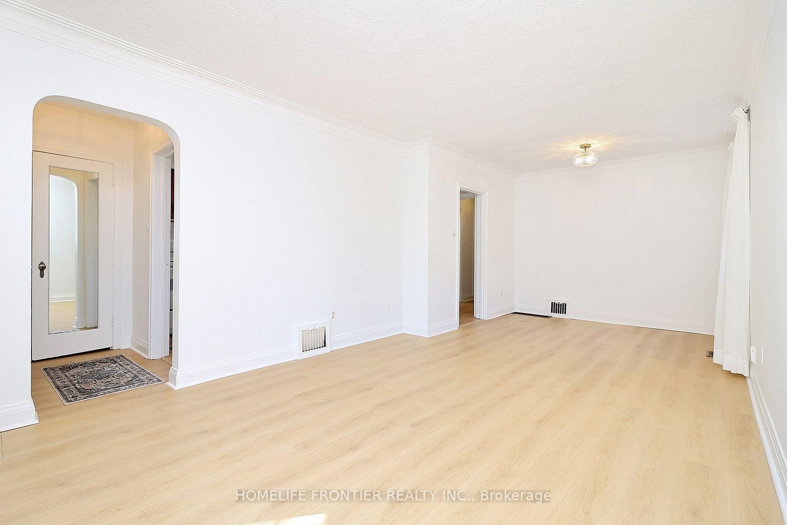 132 Wesley Street • Toronto, ON photo 3