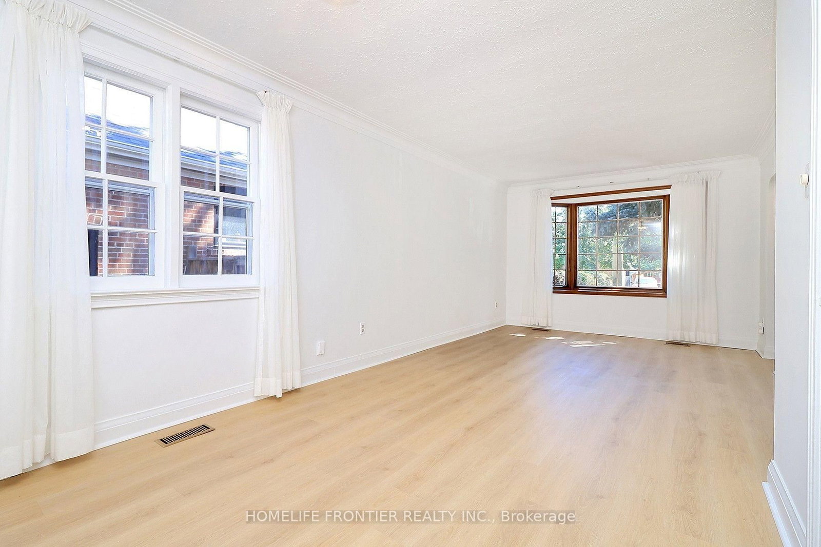 132 Wesley Street • Toronto, ON photo 5