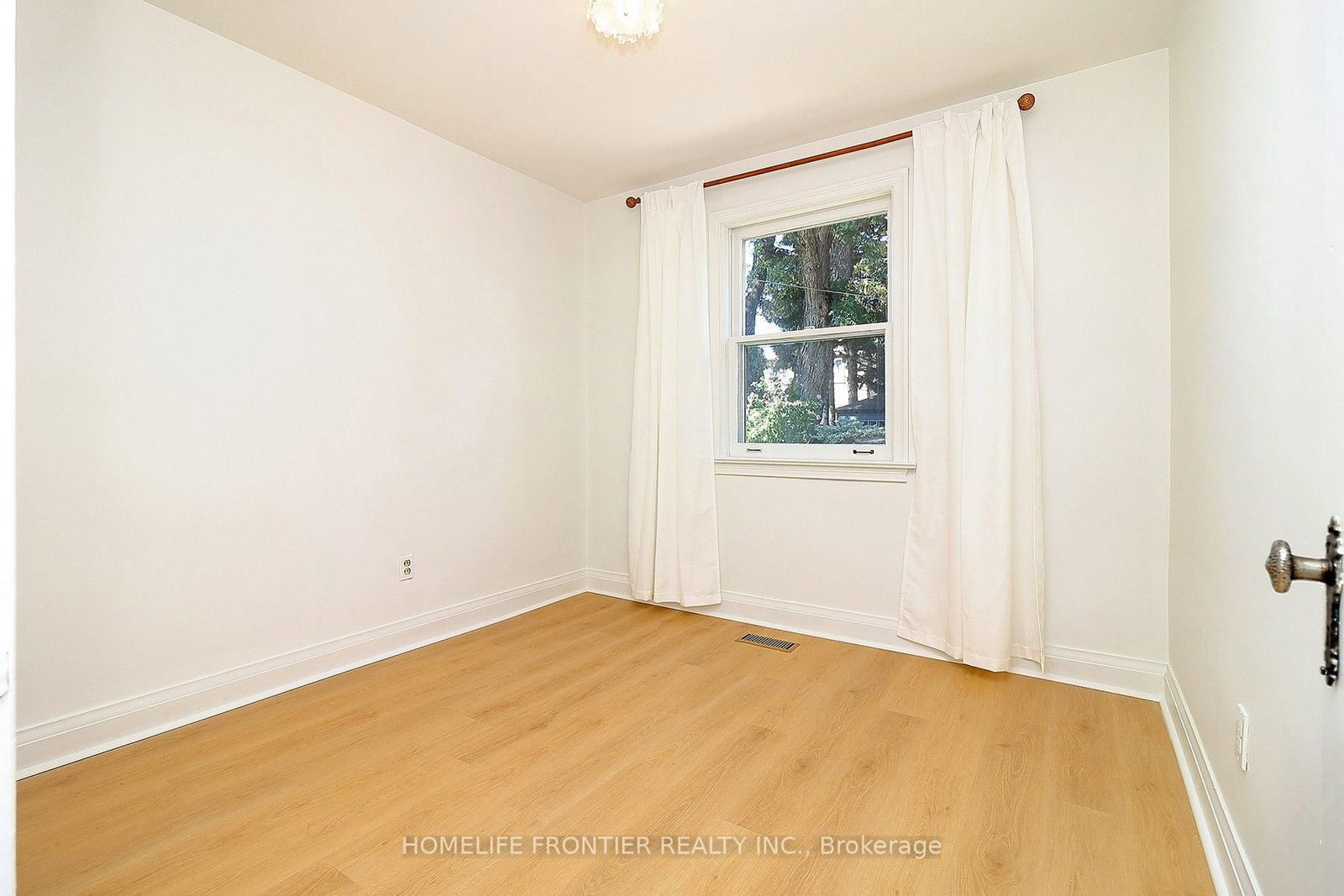 132 Wesley Street • Toronto, ON photo 8