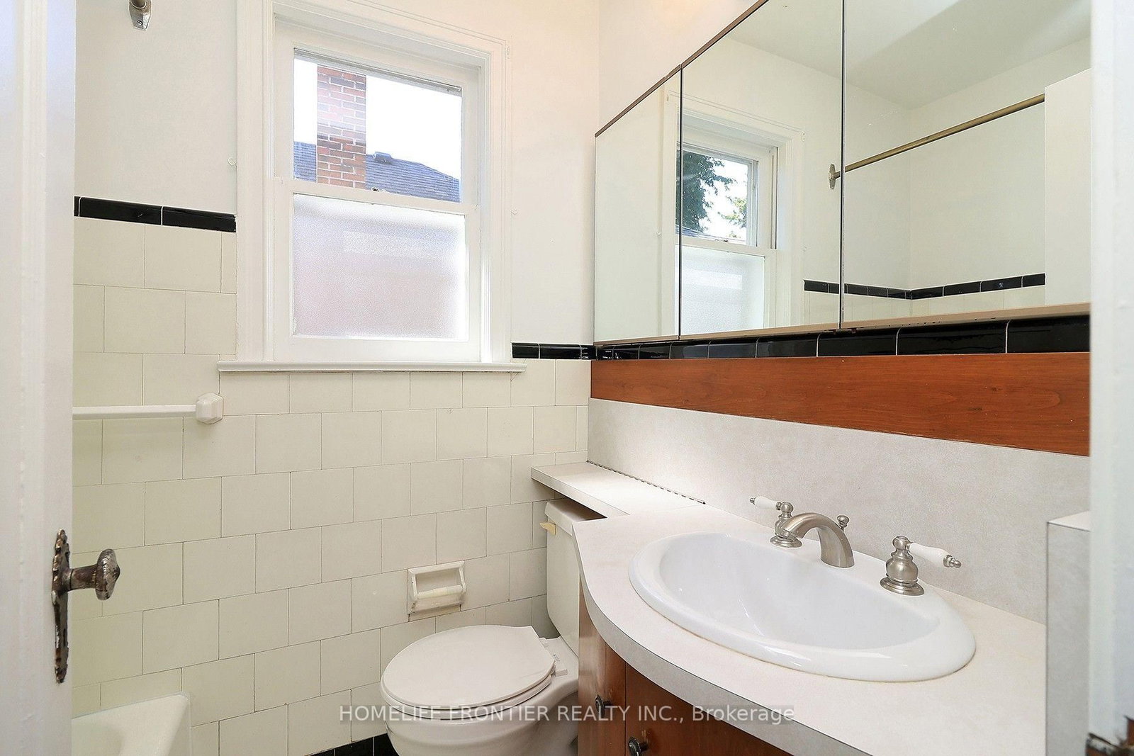 132 Wesley Street • Toronto, ON photo 9