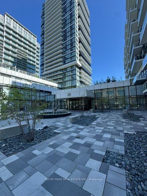 312 - 251 Manitoba Street