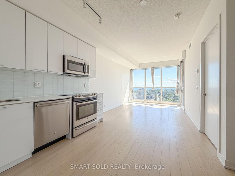 3002 - 10 Park Lawn Road