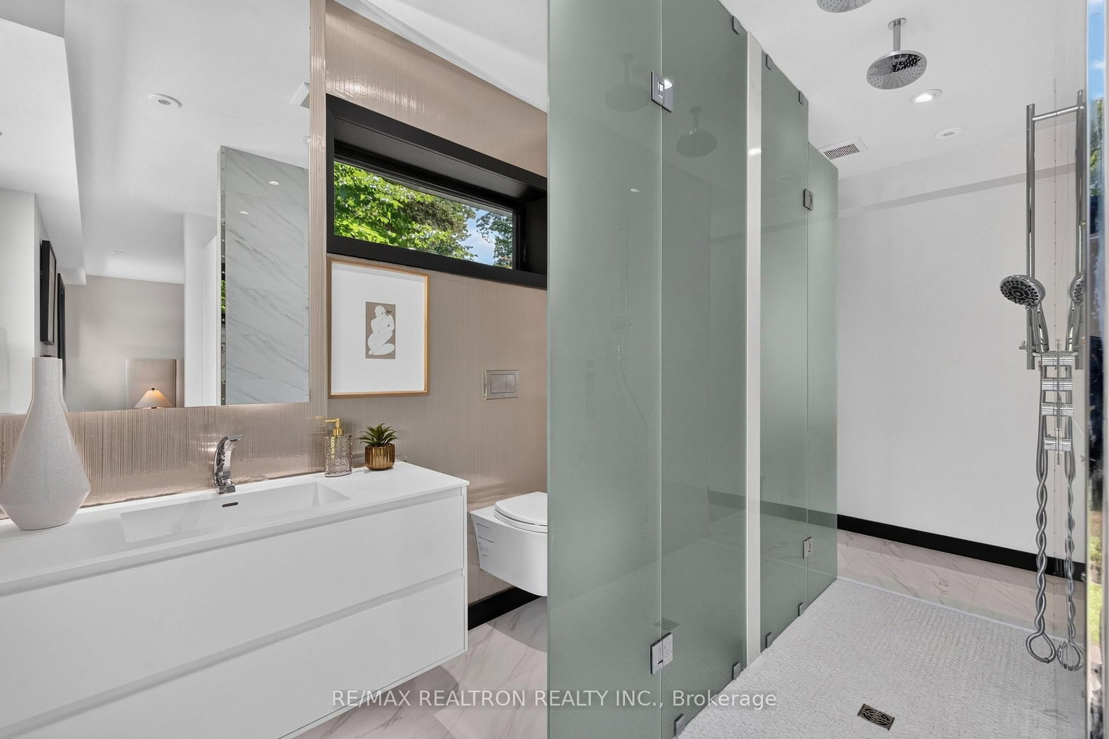8 Breezewood Drive • Toronto, ON photo 20