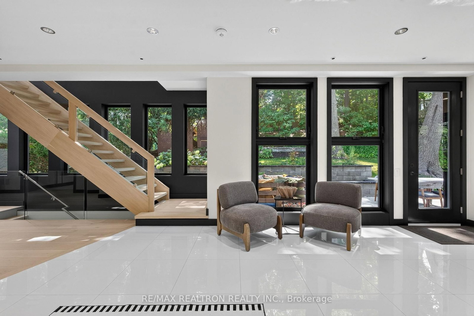 8 Breezewood Drive • Toronto, ON photo 22