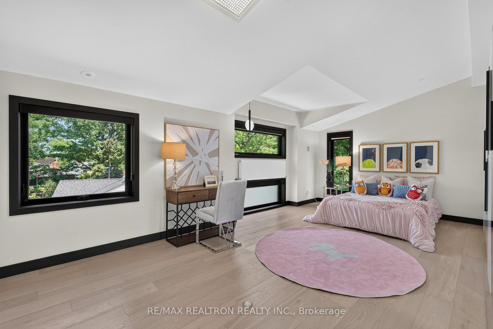 8 Breezewood Drive • Toronto, ON photo 33