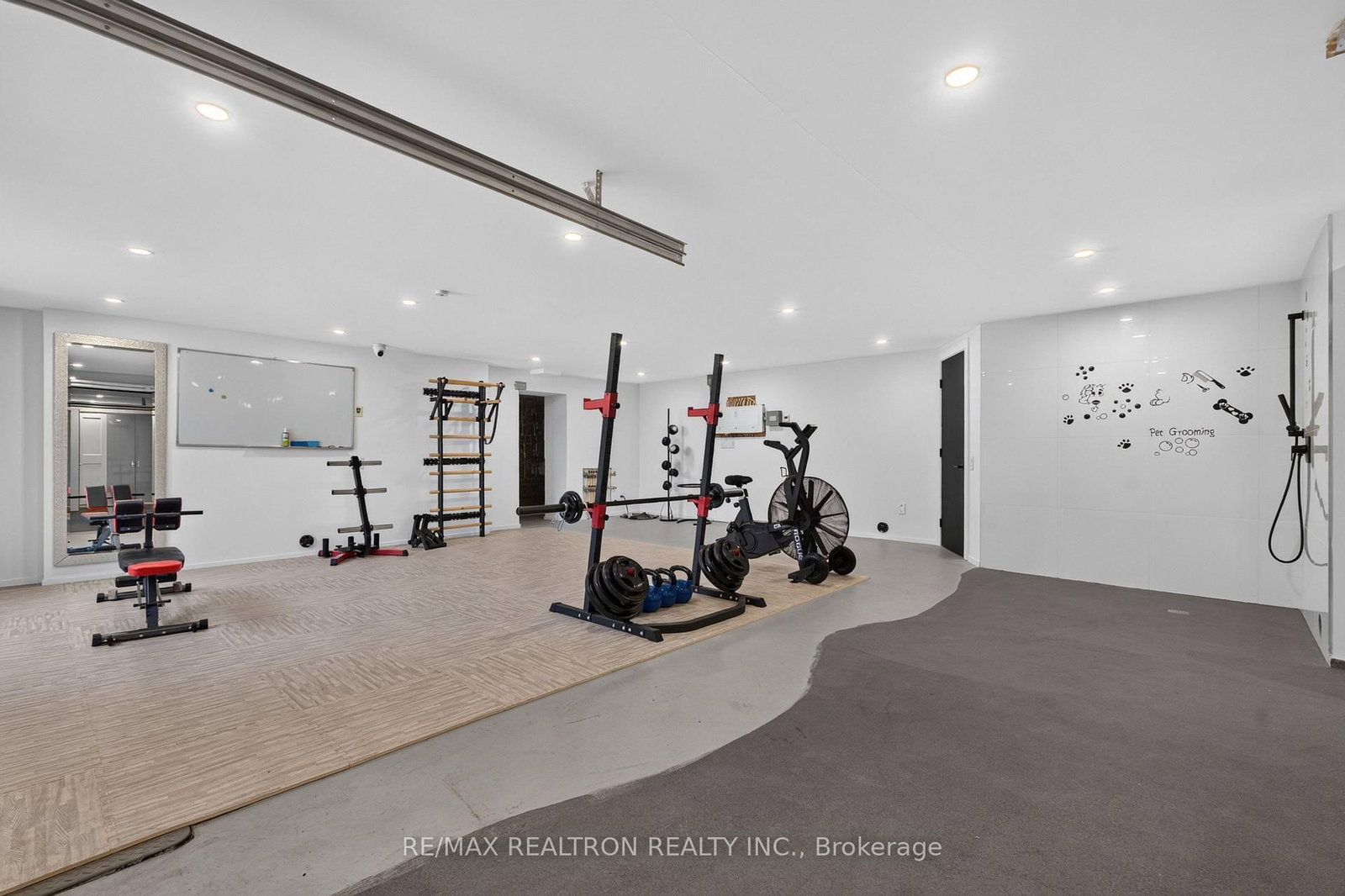 8 Breezewood Drive • Toronto, ON photo 37