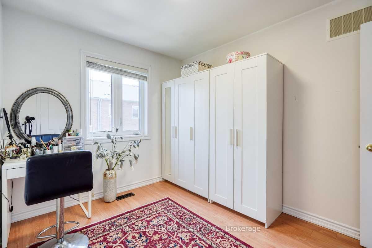 15 Sprucewood Road • Brampton, ON photo 22