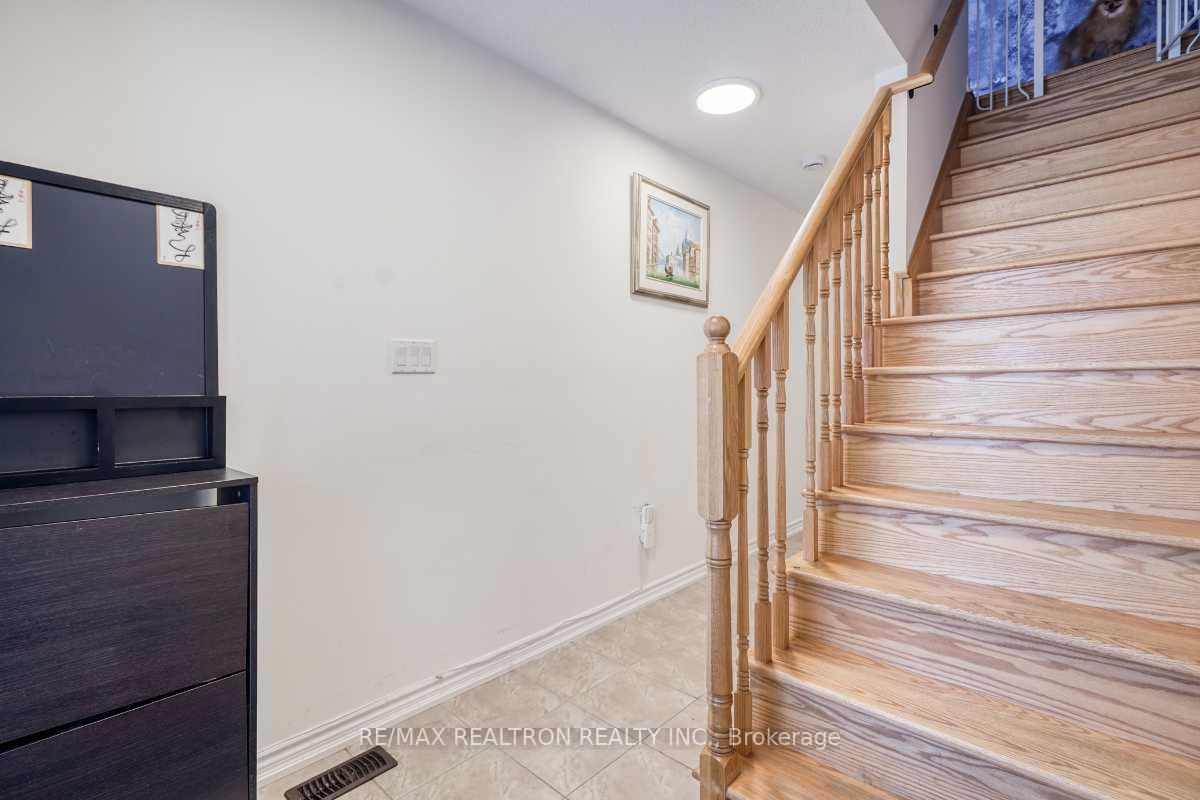 15 Sprucewood Road • Brampton, ON photo 5