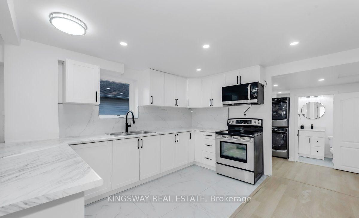 195 Randi Mississauga,ON L5A 1V6 — Photo 3