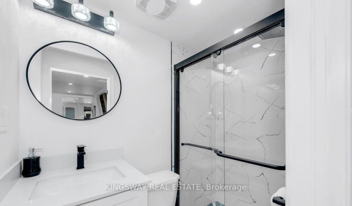 195 Randi Mississauga,ON L5A 1V6 — Photo 4