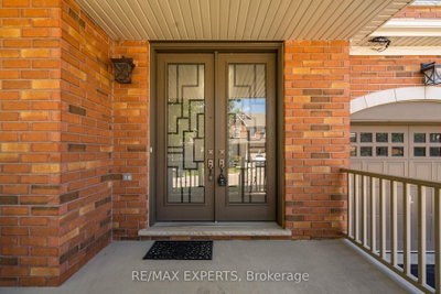 25 Mccandless Court • Caledon, ON photo 2