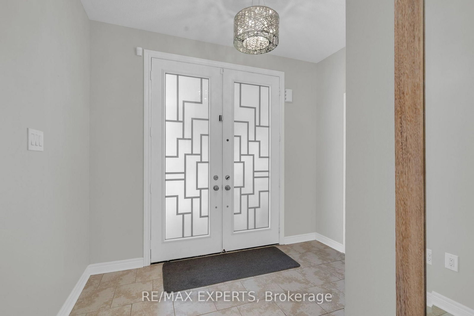 25 Mccandless Court • Caledon, ON photo 3