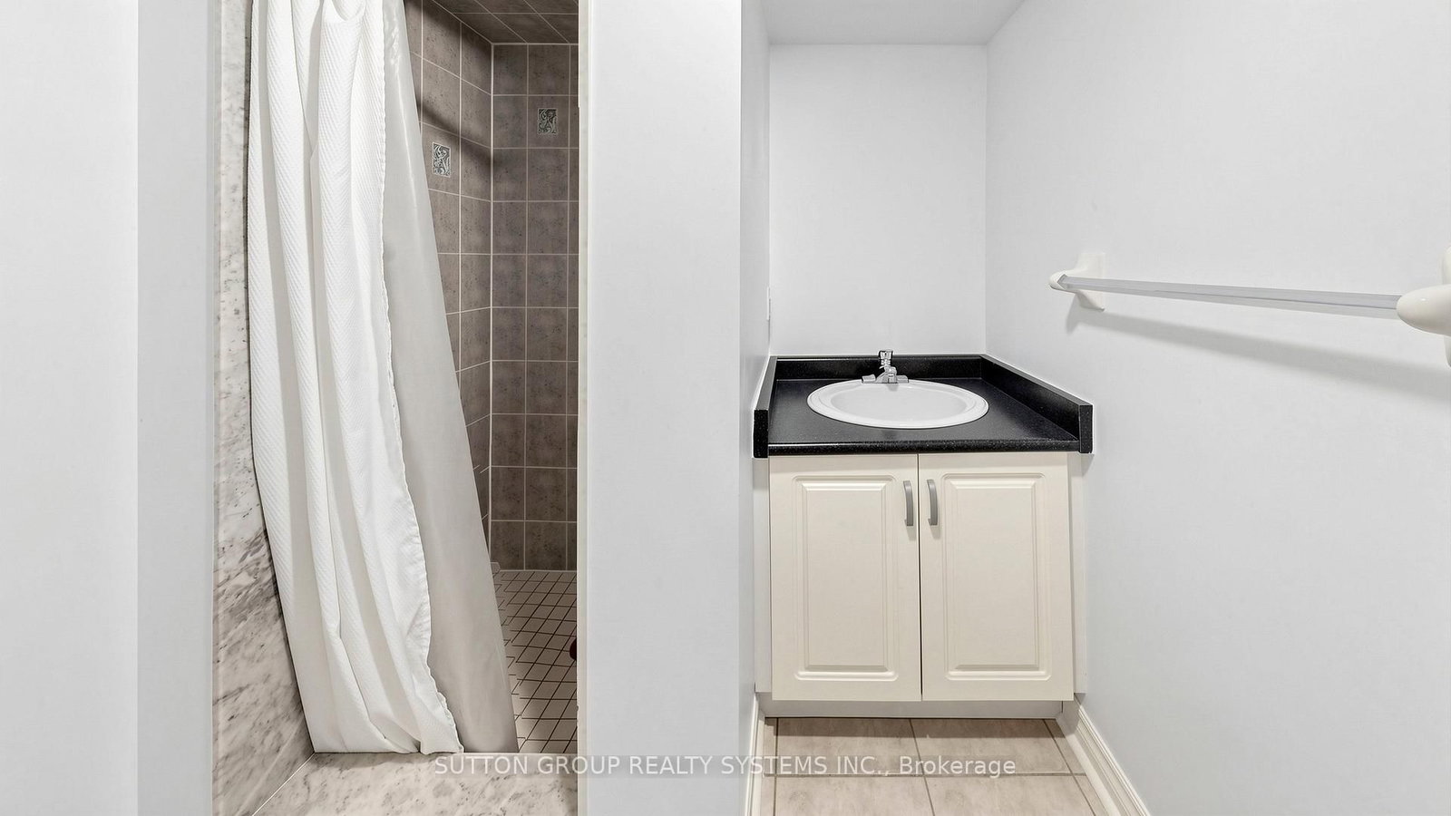 2138 Eglinton Avenue W • Toronto, ON photo 23