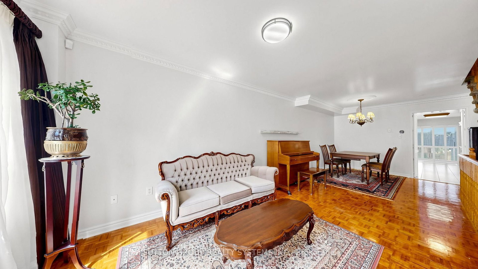 2138 Eglinton Avenue W • Toronto, ON photo 5