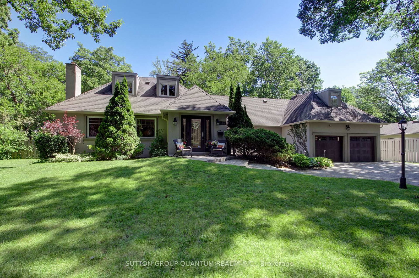 1391 Queen Victoria Avenue • Mississauga, ON photo 1