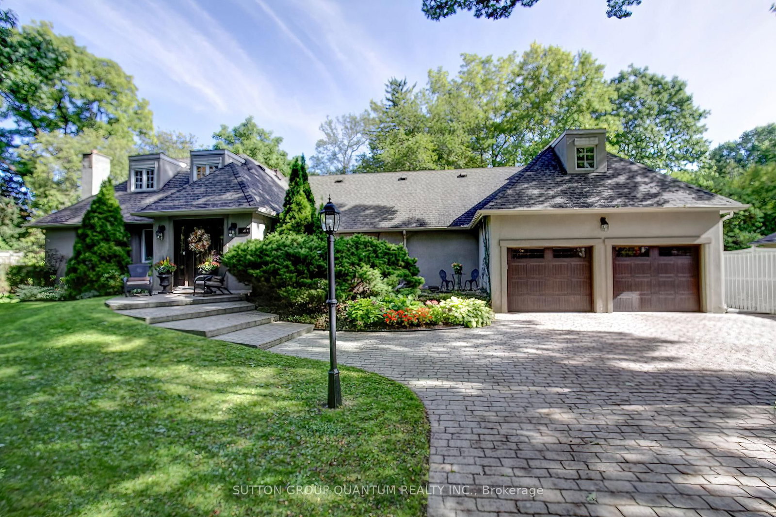 1391 Queen Victoria Avenue • Mississauga, ON photo 3