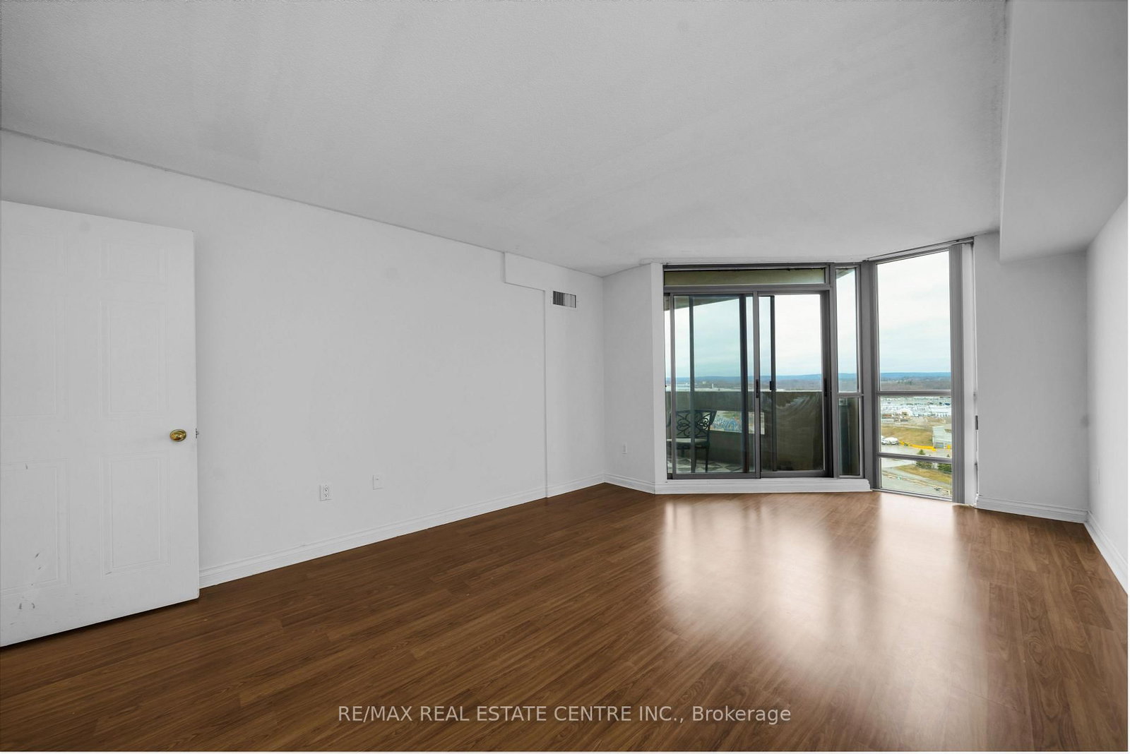 20 Mcfarlane Drive • #1504 • Halton Hills, ON photo 12