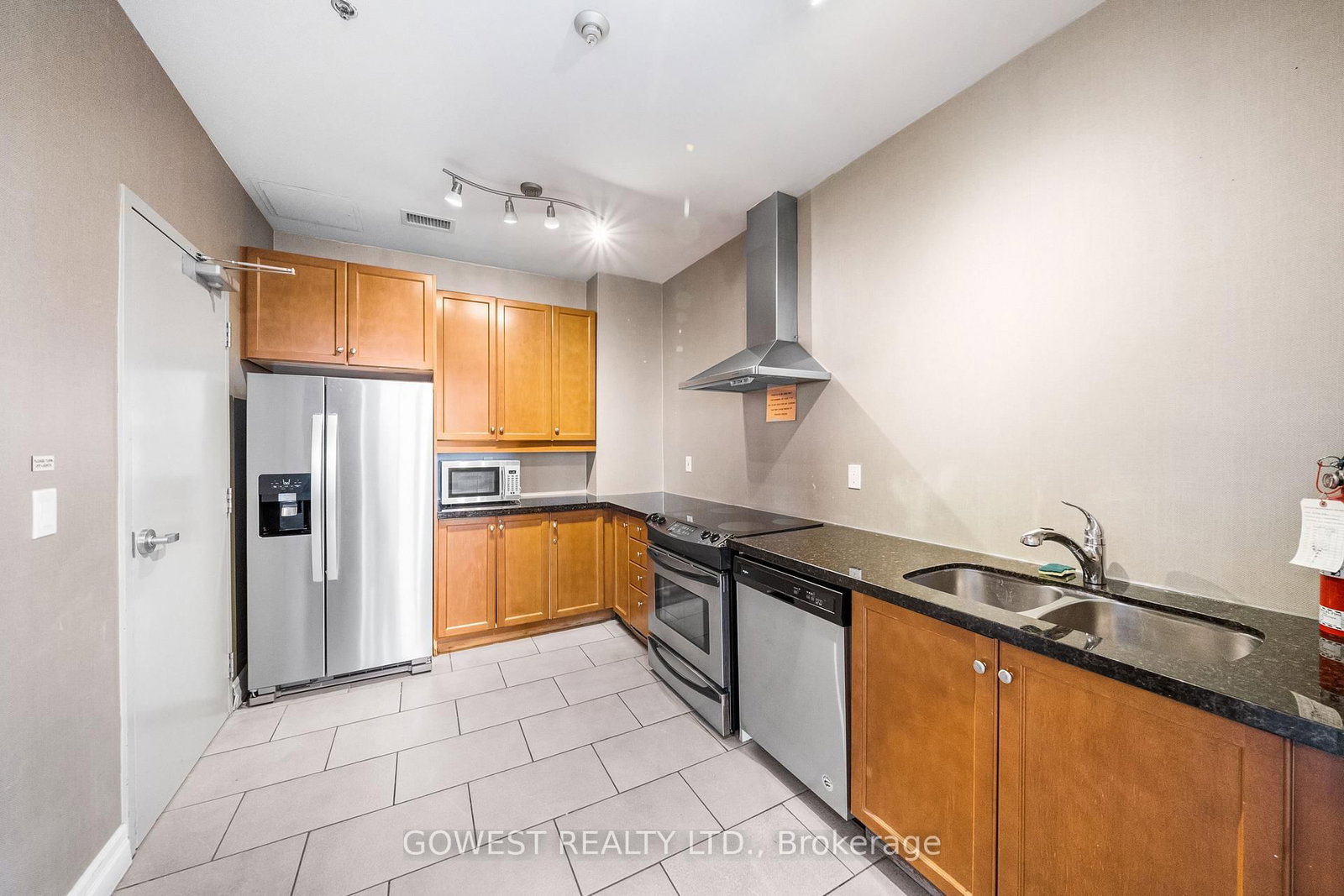 2095 Lake Shore Boulevard W • #318 • Toronto, ON photo 9