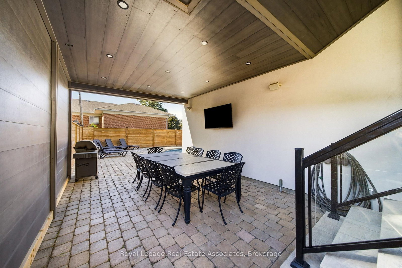 Listing Image 43