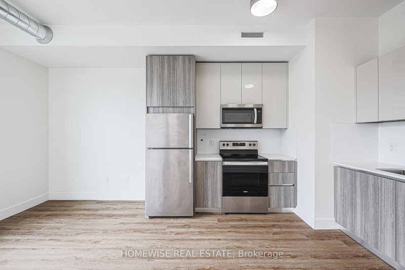 204 - 3020 Dundas Street W