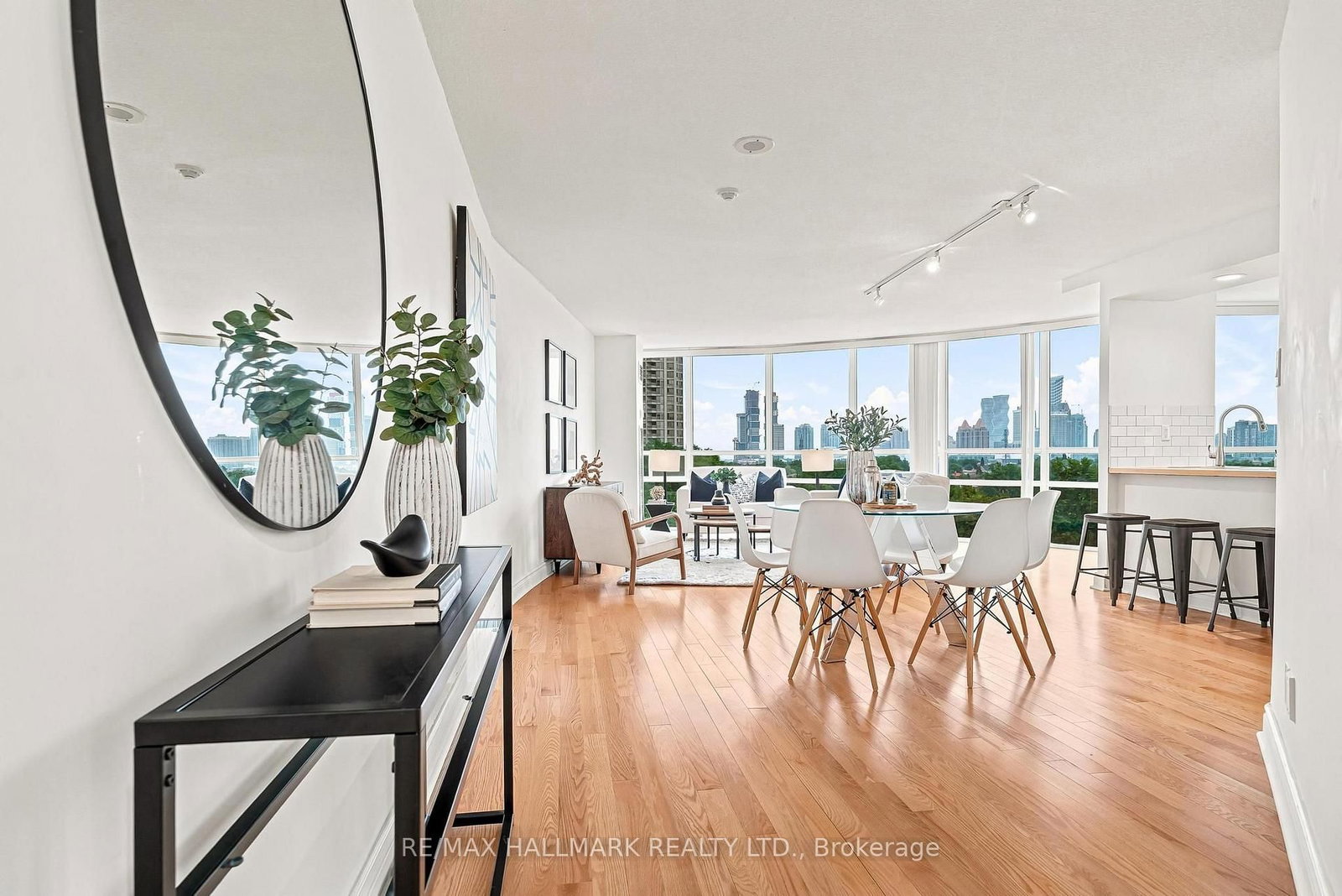 50 Eglinton Avenue W • #607 • Mississauga, ON photo 15
