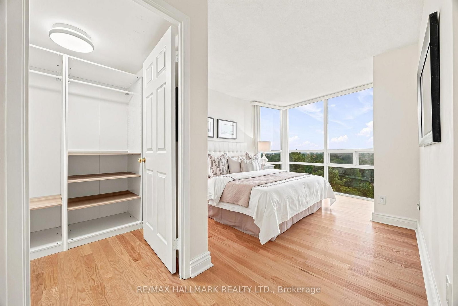 50 Eglinton Avenue W • #607 • Mississauga, ON photo 18