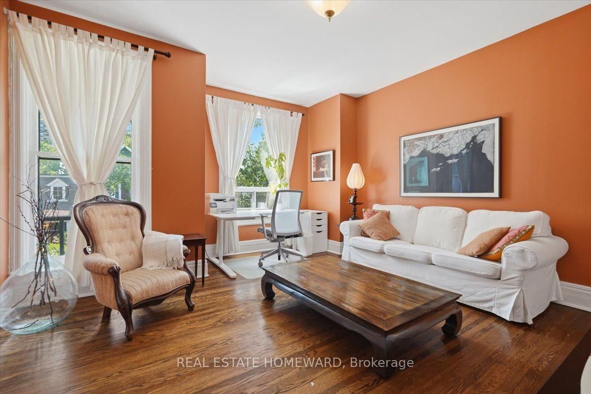 31 Sorauren Avenue • Toronto, ON photo 16