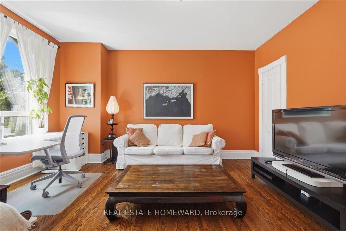 31 Sorauren Avenue • Toronto, ON photo 17