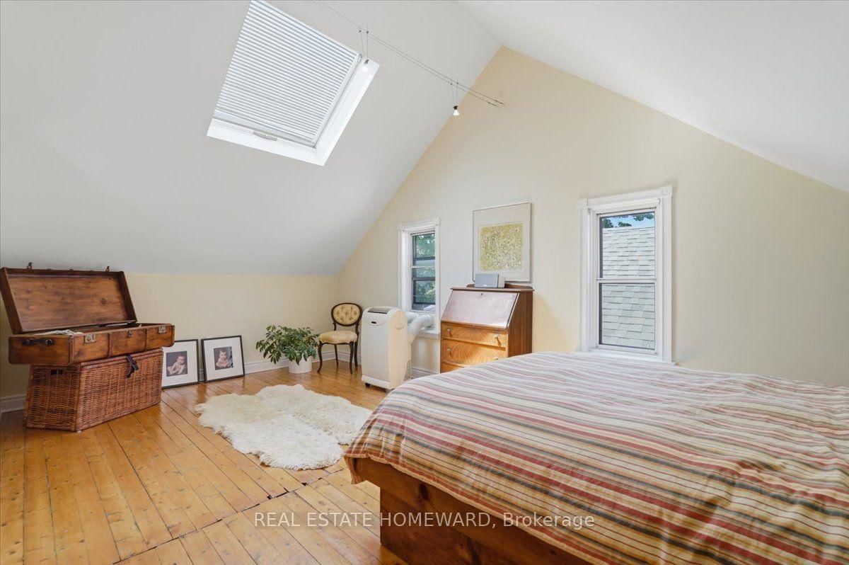 31 Sorauren Avenue • Toronto, ON photo 24