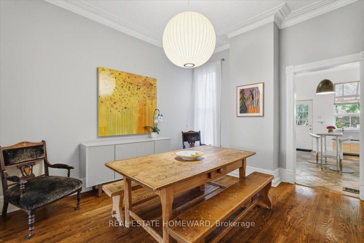31 Sorauren Avenue • Toronto, ON photo 7
