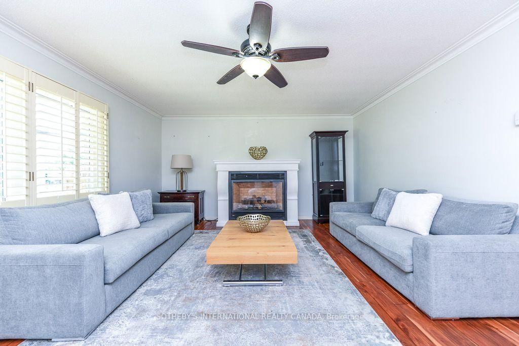 31 Queensborough Crescent • Toronto, ON photo 17