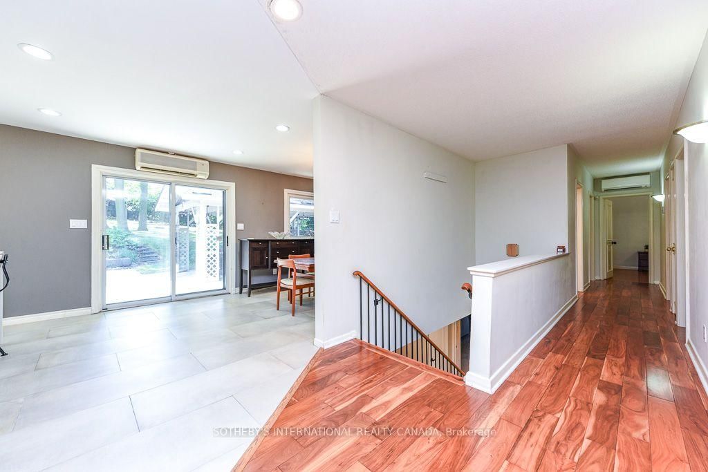 31 Queensborough Crescent • Toronto, ON photo 19