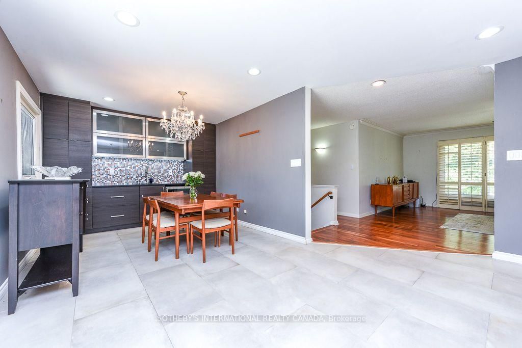 31 Queensborough Crescent • Toronto, ON photo 22