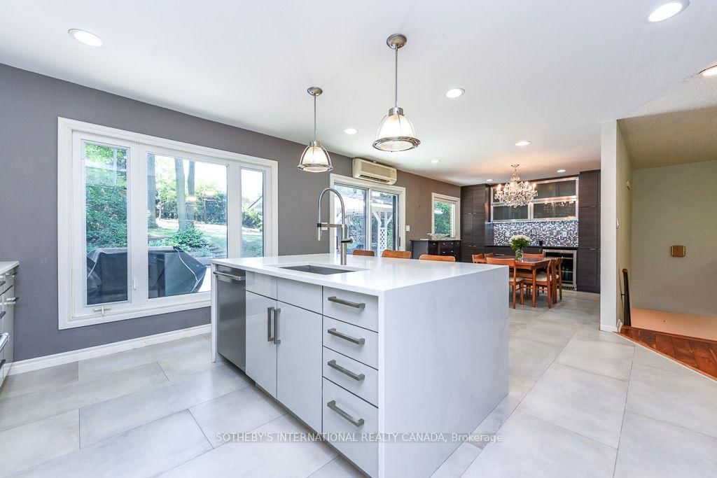 31 Queensborough Crescent • Toronto, ON photo 25